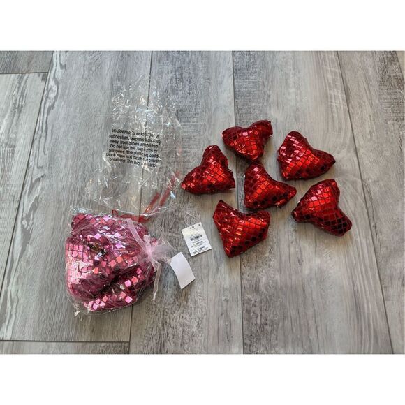 Red Heart-Shaped Party Decorations Valentine Heart Fillers - Picture 1 of 7